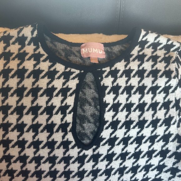 MuMu Keyhole Neckline Sweater - Picture 2 of 2